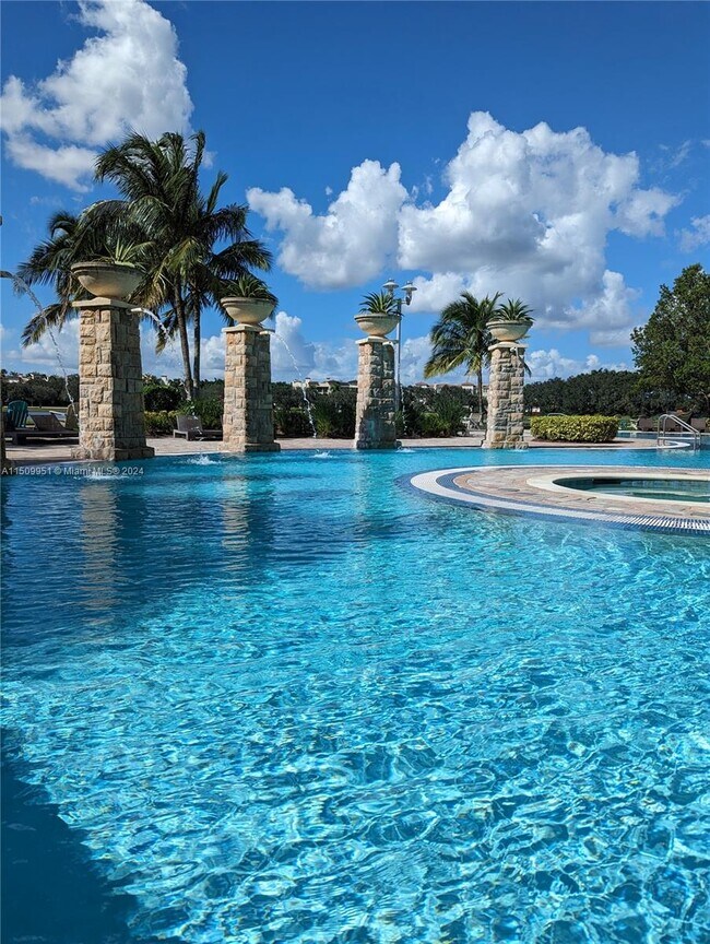 Building Photo - 2681 N Flamingo Rd