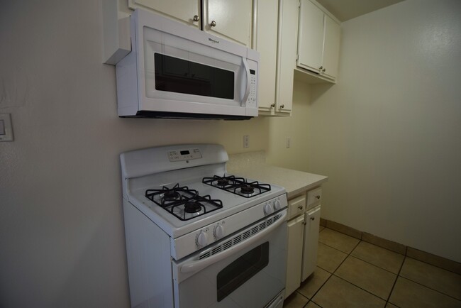 Building Photo - 5652 Colfax Ave