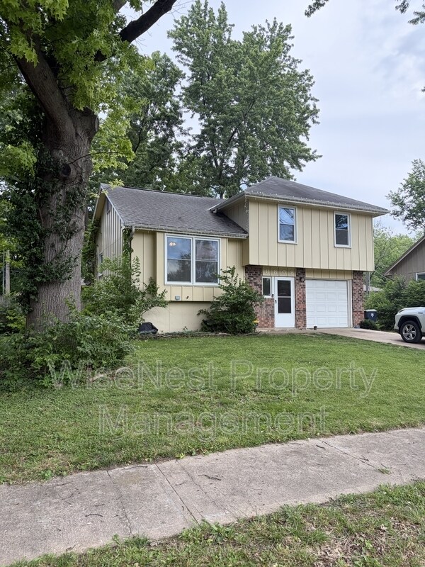 Building Photo - 8808 E 111 St