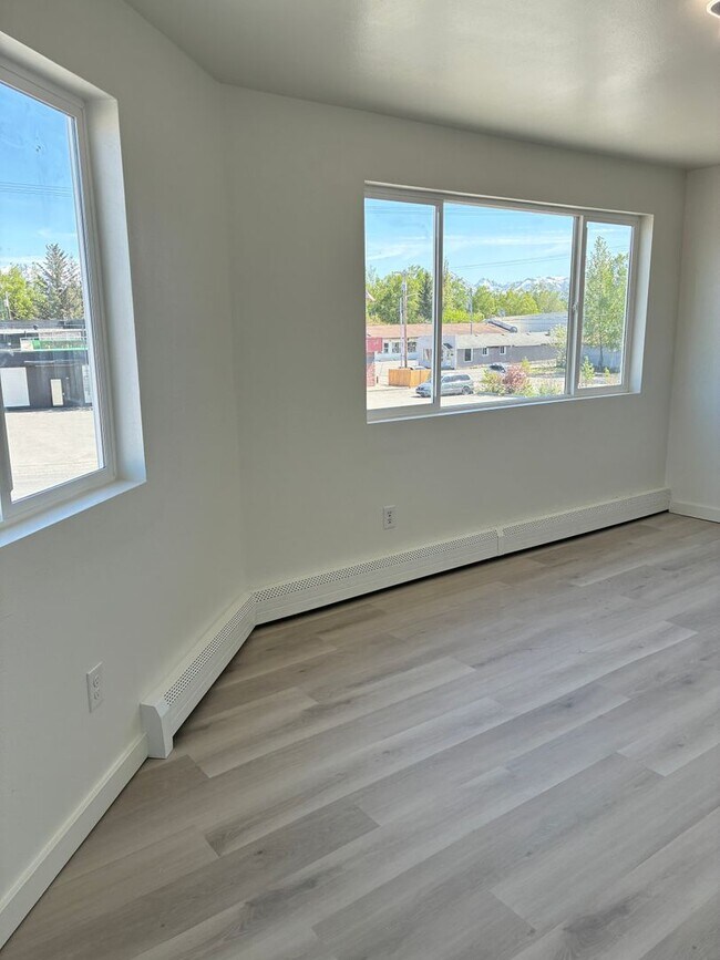 Foto del edificio - 3200 Spenard Rd