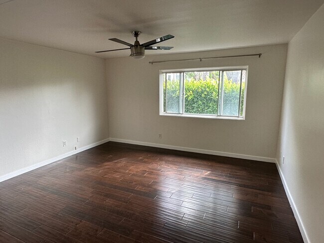 Living Area - 518 San Juan Ave