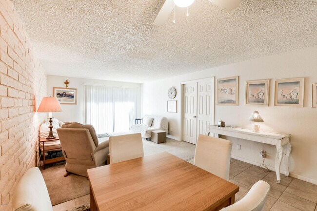 Foto del edificio - 4354 N 82nd St