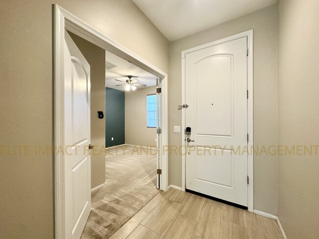 Foto del edificio - 9814 E Miller Peak Trl