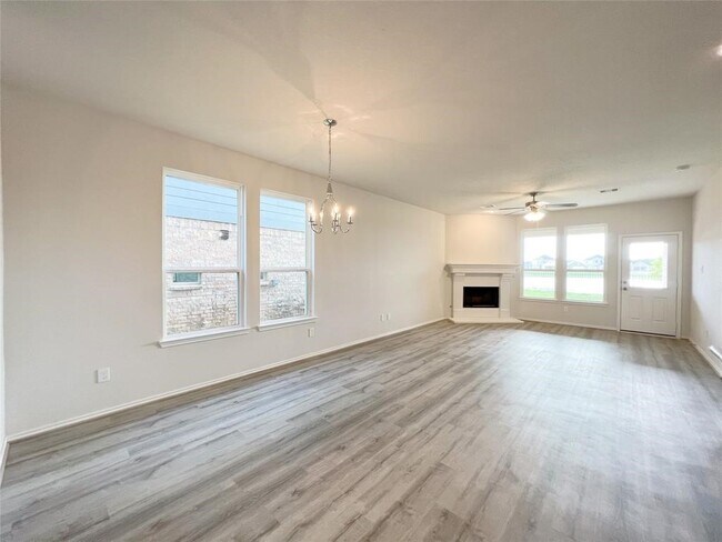 Foto del edificio - 15502 Islandview Ln