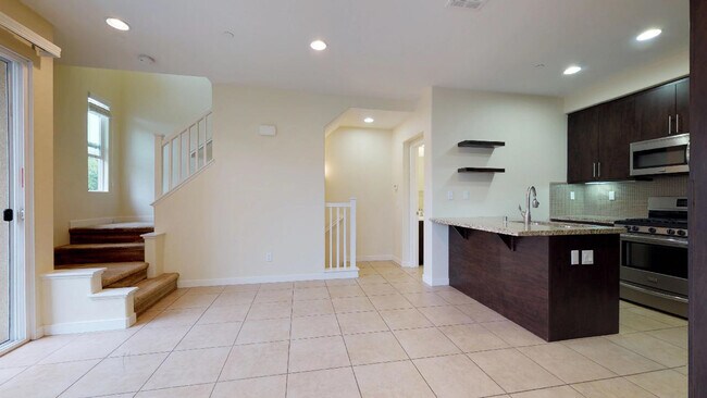 Building Photo - 3bedroom 3 bath home in the Solaire Commun...