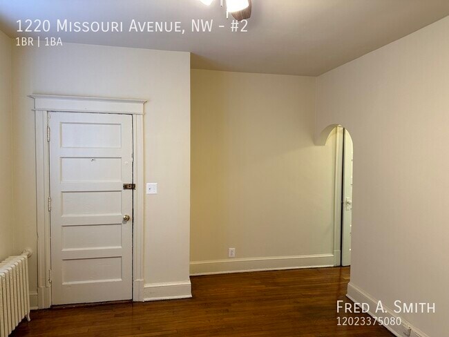 Foto del edificio - One Bedroom Apartment Plus Den Available Now!