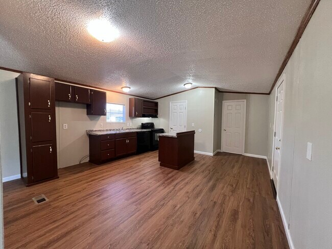 Foto del edificio - 31927 Seminole Rd