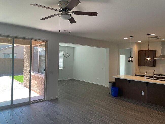Building Photo - 8763 W Orange Dr
