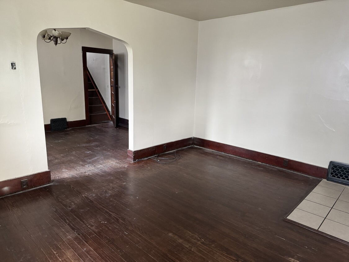 Primary Photo - 2019 Short St