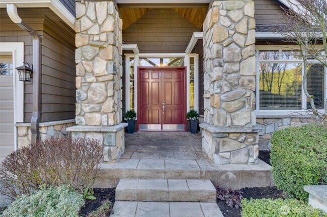 Foto del edificio - Luxury Living in sought after Sterling Woods