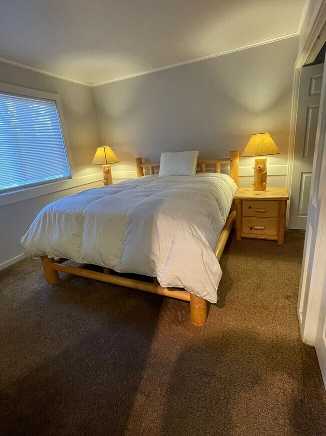 Foto del edificio - Nicely Remodeled Pinebrook Apartment