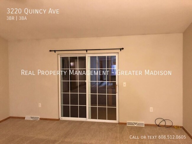 Building Photo - Incredible 3bed/3bath duplex on Madison's ...