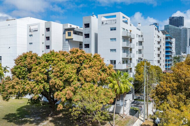 Brickell Roads Atriums