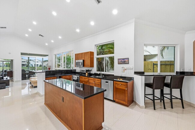 Foto del edificio - 2469 NW 66th Dr