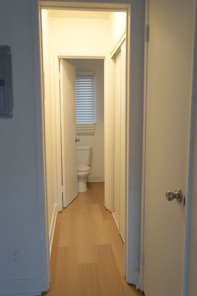 Building Photo - Courtyard Apartments