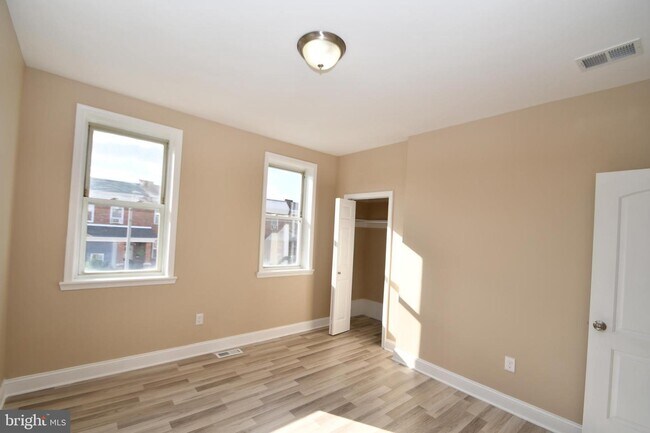 Building Photo - 525 Rappolla St