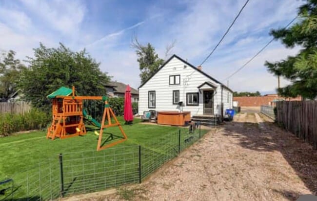 Building Photo - Picture-Perfect 3-Bedroom Charmer – AVAILABLE 5/8/2026