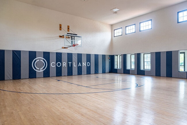 Building Photo - Cortland Portofino Place