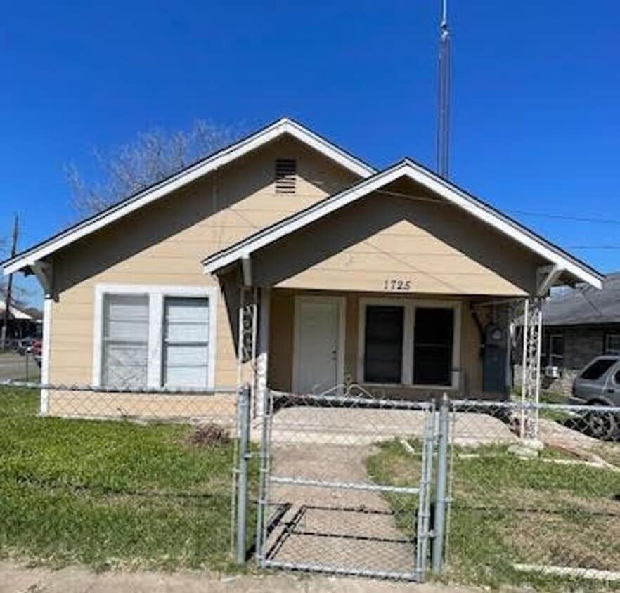 Primary Photo - 1725 McFerrin Ave