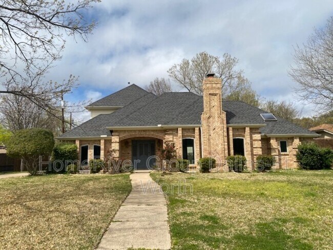 Foto del edificio - 308 Greenbriar Ln