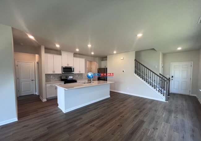 Foto del edificio - 4-bedroom house in gated community in Lawrenceville