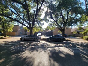 Building Photo - 1530 Heights Blvd