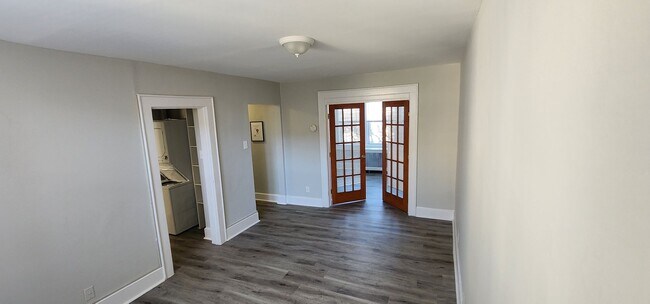 Foto del edificio - NEW Kitchen! Walk to Restaurants/NYC Train/, Heat/HW, Pre-War Charm