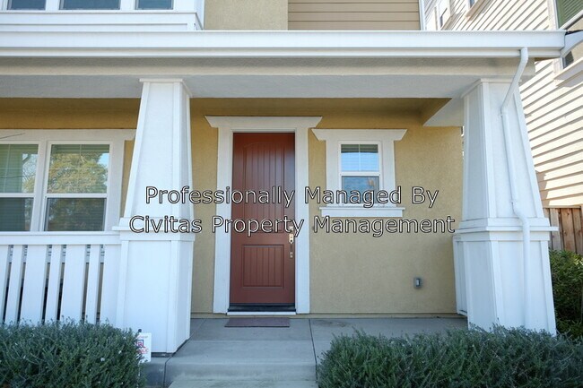 Building Photo - 719 N 11th St