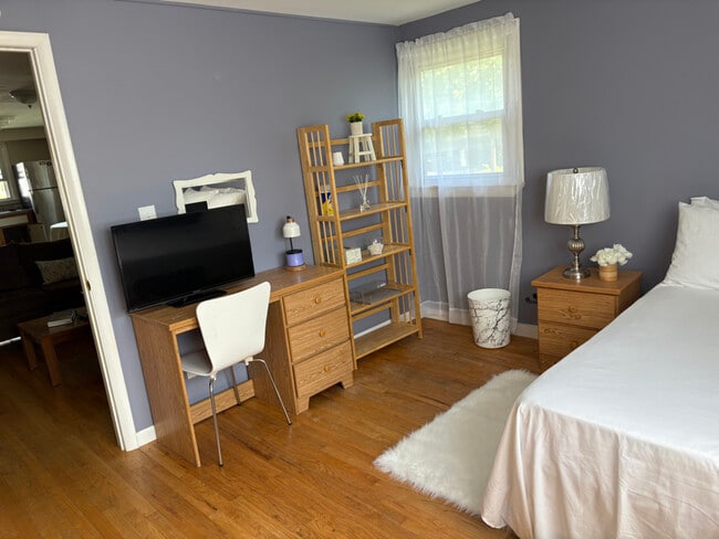 Building Photo - 105 Robert Dr