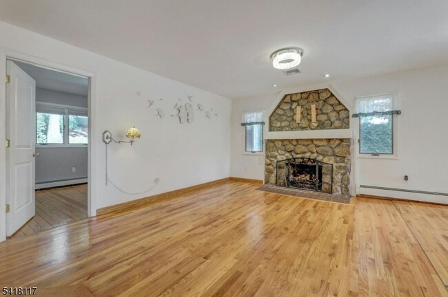 Foto del edificio - 336 Lakeview Ave