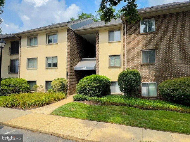 Foto del edificio - 5537 Green Mountain Cir