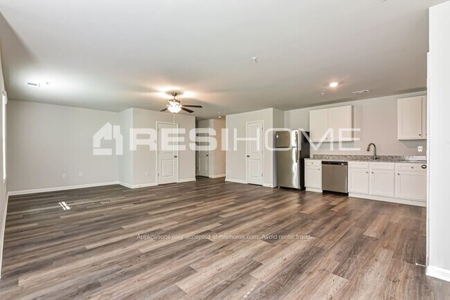 Building Photo - 137 Wellbrook Court