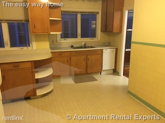 Primary Photo - 187 College Ave