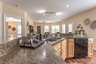 Interior Photo - Midtown