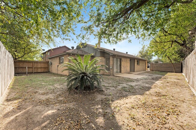 Foto del edificio - 10746 Staghill Dr