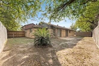 Building Photo - 10746 Staghill Dr
