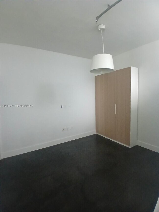 Foto del edificio - 1700 Meridian Ave