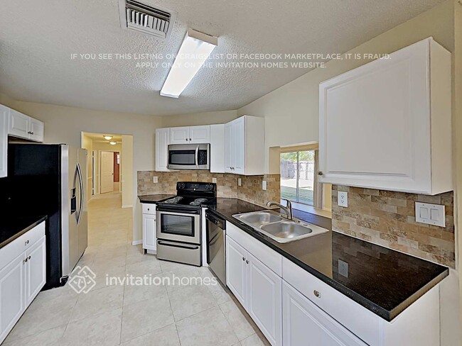 Building Photo - 21751 SW 98th Ave