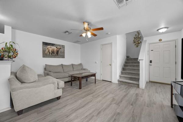 Foto del edificio - 8710 Davis Oaks Trail