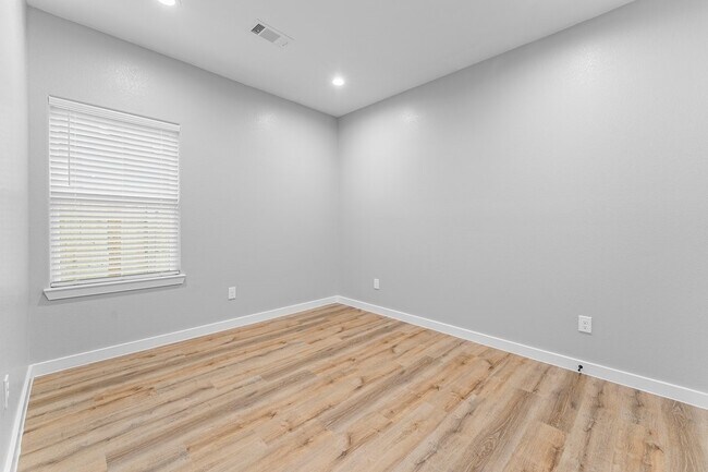 Foto del edificio - 402 W Stewart St