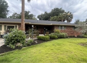 Building Photo - 308 N Salisbury Ave