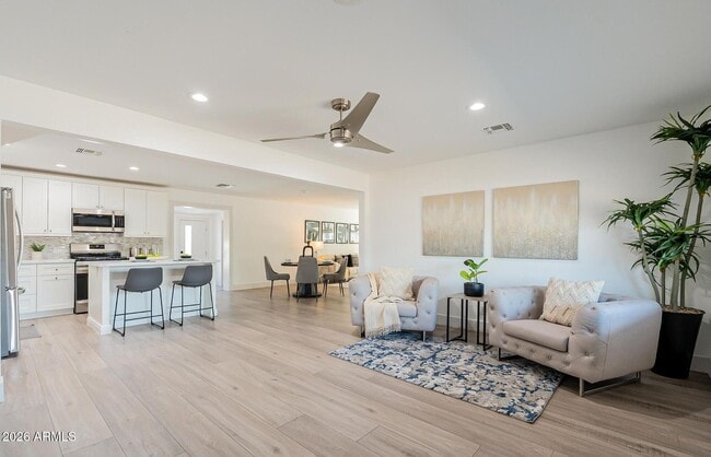 Foto del edificio - 7031 E Belleview St