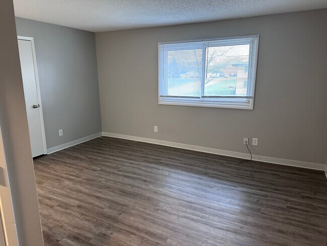 Foto del edificio - 1014-1028 Shagbark Dr