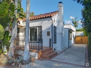 Building Photo - 432 S Orange Dr