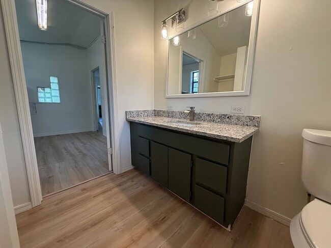 Building Photo - 810 N 12th St