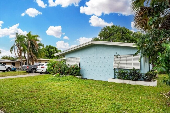 Building Photo - 18525 NW 39th Ave