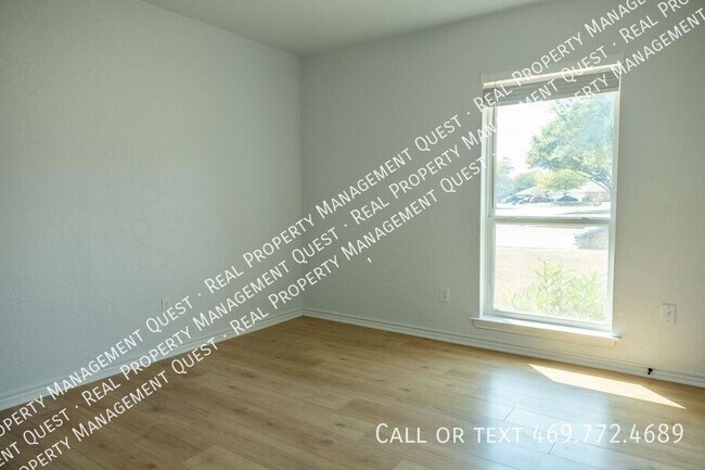 Photo - 1224 Mockingbird Ln House