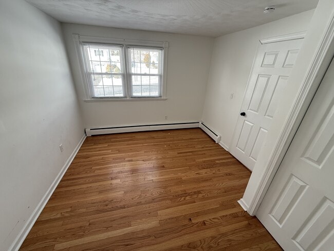 Building Photo - 40 Varmor Dr