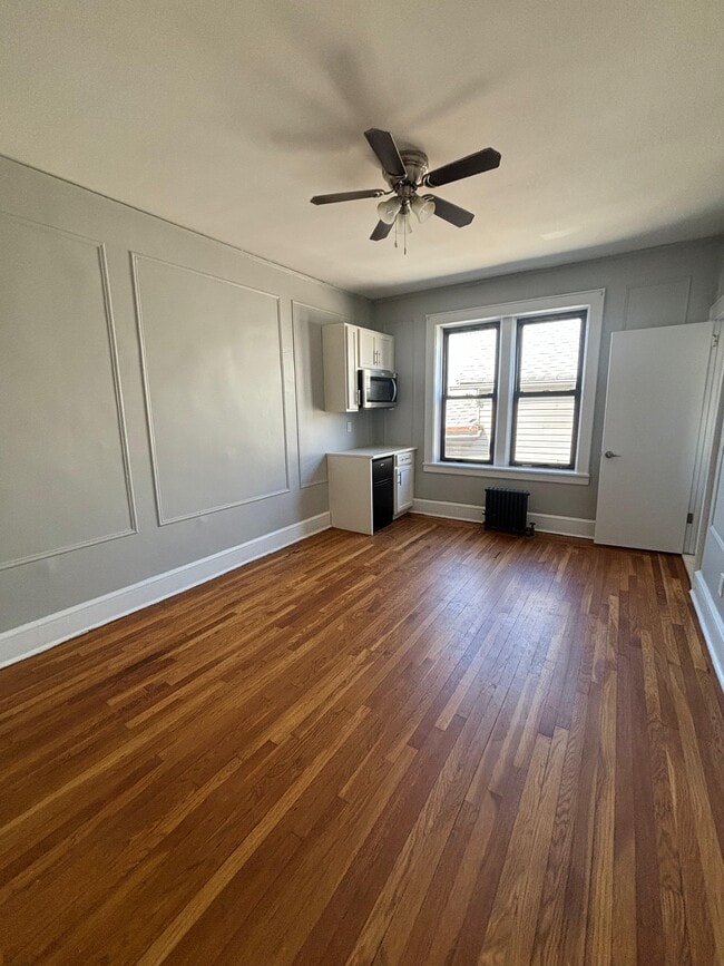 Unidad 300 - 1144 E Grand St