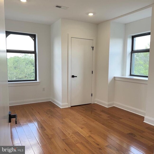 Building Photo - 4126 Parkside Ave